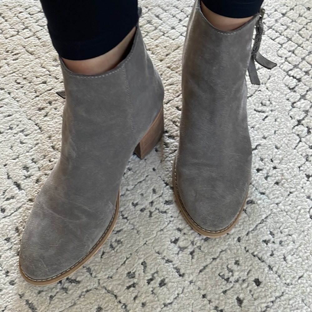 Ankle boots